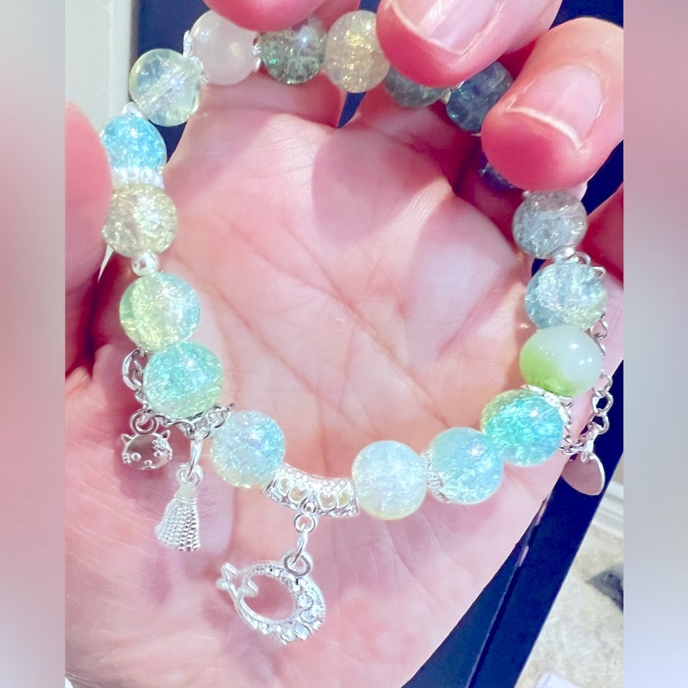 2/$25 ❤️, Handmade-Elegant Silver and Green Beaded Bracelet